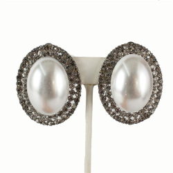 Clip On Pearl Chunky Earring