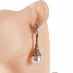 Pearl Dangle Earring