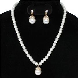 Pearll Dangling Necklace Set