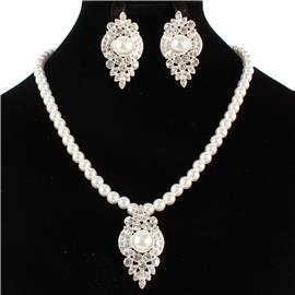 Crystal Pearl Necklace Set